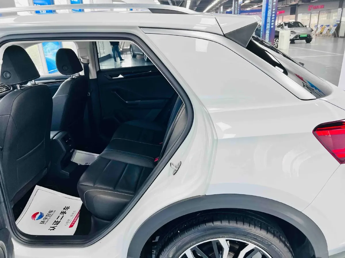 2022 Volkswagen T-Roc 1.4T 150HP L4 7DCT,autocango,china used car exporter,china ev exporter,chinese used car exporter,chinese used ev exporter