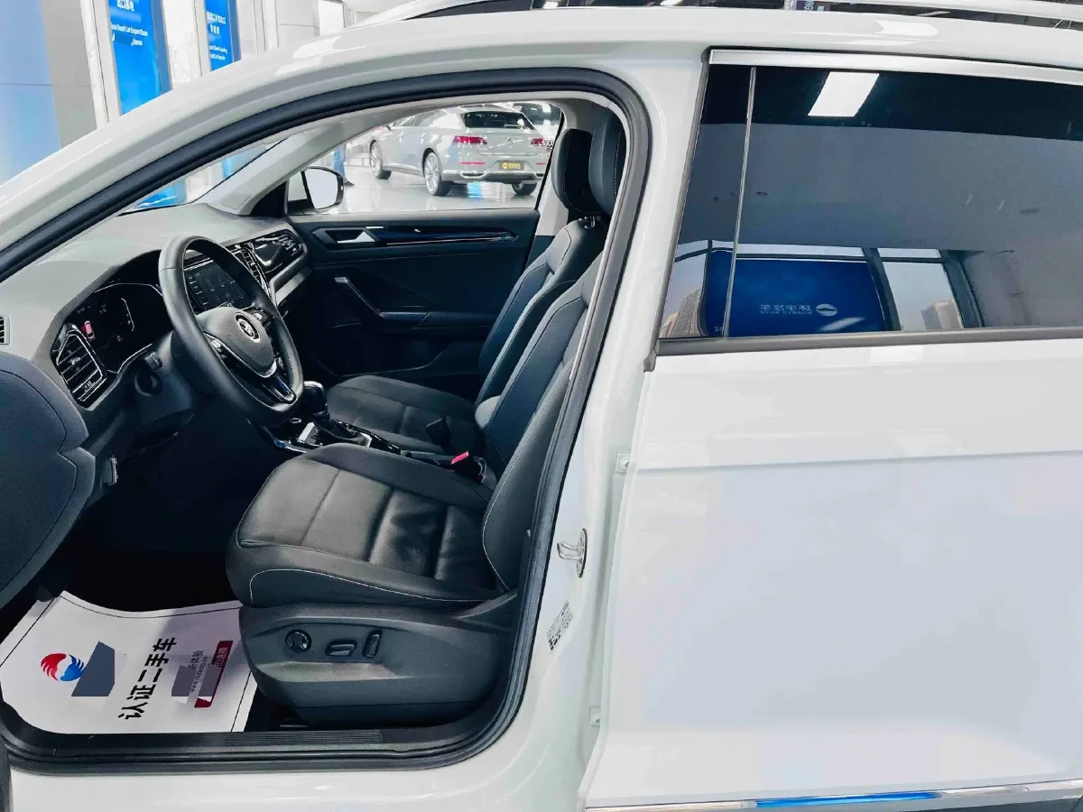 2022 Volkswagen T-Roc 1.4T 150HP L4 7DCT,autocango,china used car exporter,china ev exporter,chinese used car exporter,chinese used ev exporter