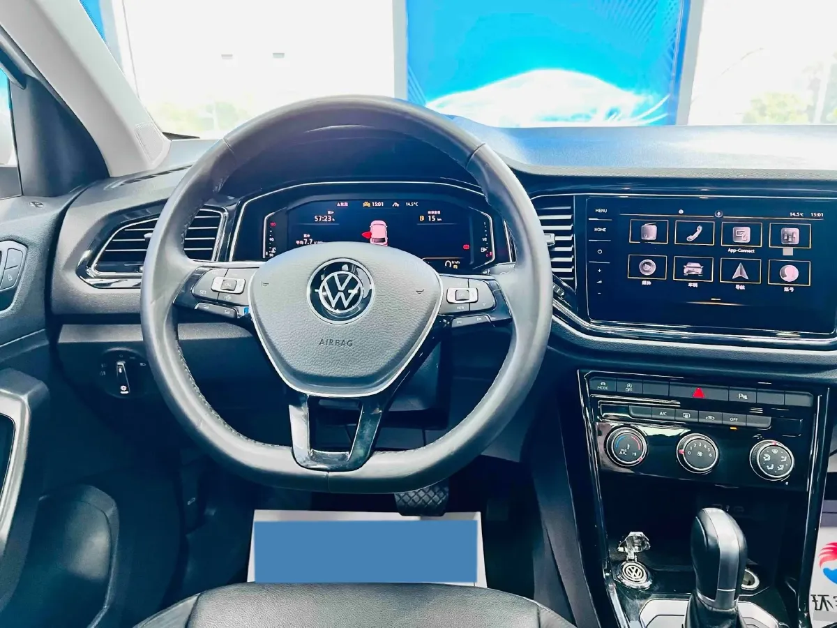 2022 Volkswagen T-Roc 1.4T 150HP L4 7DCT,autocango,china used car exporter,china ev exporter,chinese used car exporter,chinese used ev exporter