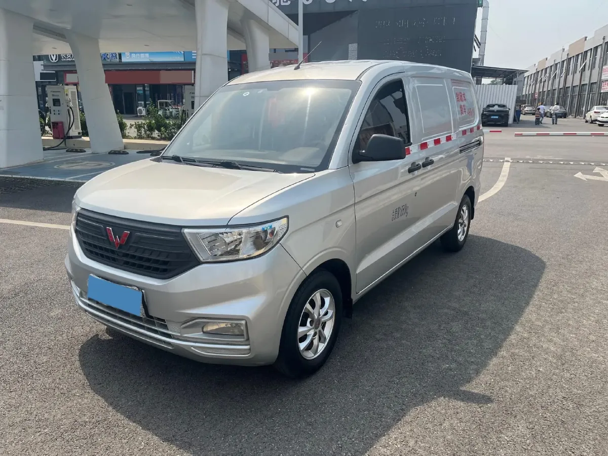 2019 WuLing HongGuang V 1.5L 99HP L4 6MT,autocango,china used car exporter,china ev exporter,chinese used car exporter,chinese used ev exporter