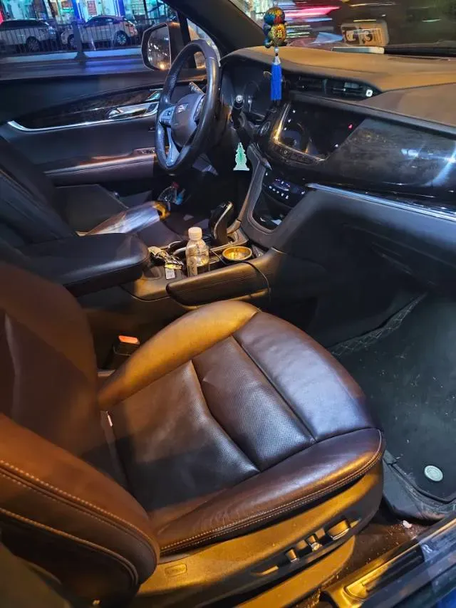 2020 Cadillac XT6 2.0T 237HP L4 9AT,autocango,china used car exporter,china ev exporter,chinese used car exporter,chinese used ev exporter