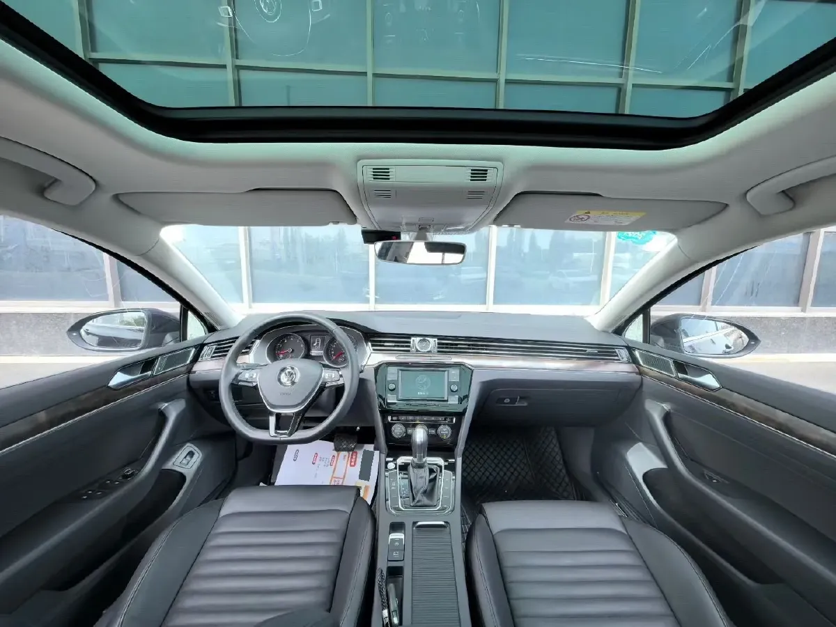 2018 Volkswagen Magotan 1.8T 180HP L4 7DCT,autocango,china used car exporter,china ev exporter,chinese used car exporter,chinese used ev exporter