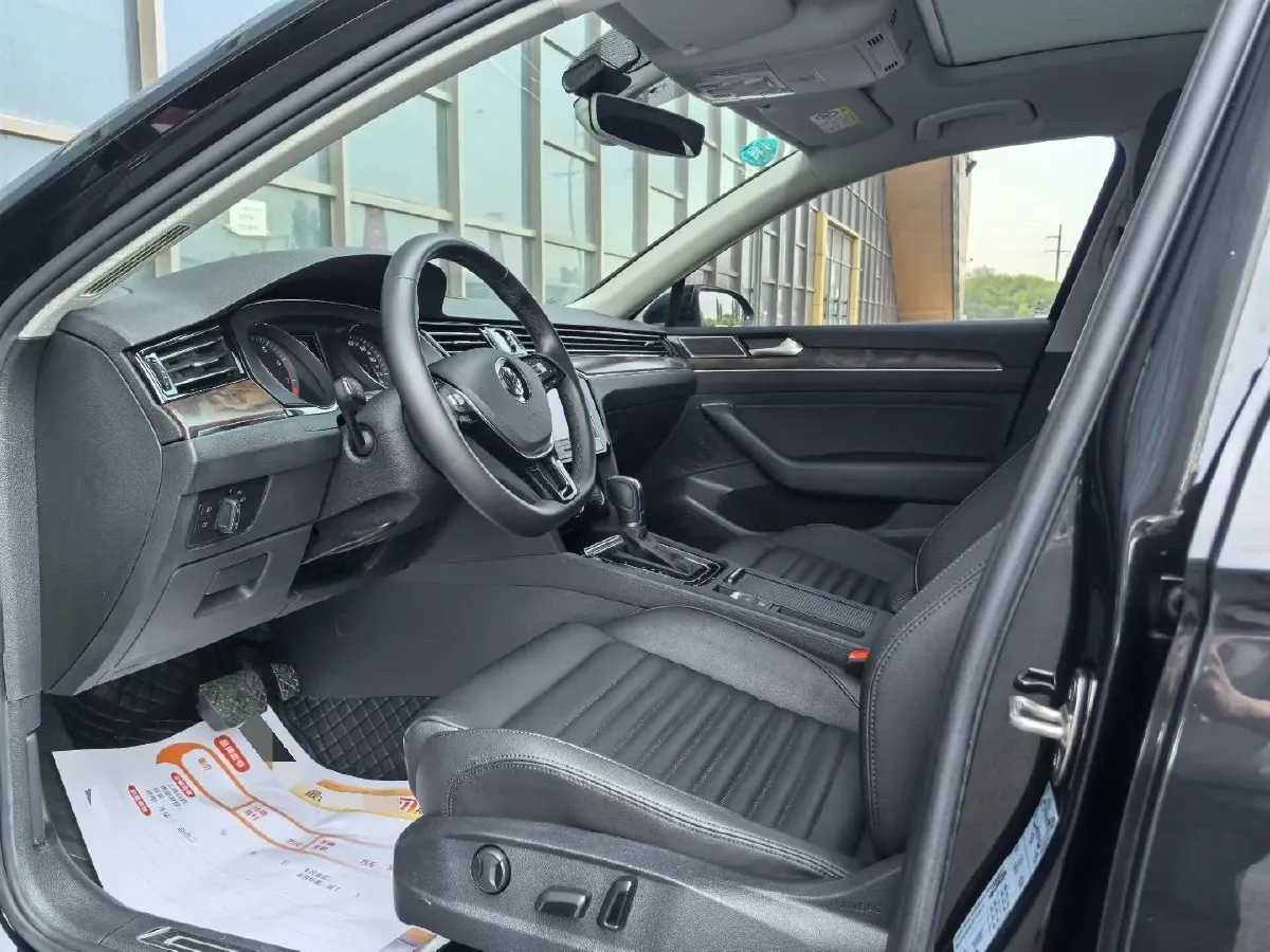 2018 Volkswagen Magotan 1.8T 180HP L4 7DCT,autocango,china used car exporter,china ev exporter,chinese used car exporter,chinese used ev exporter