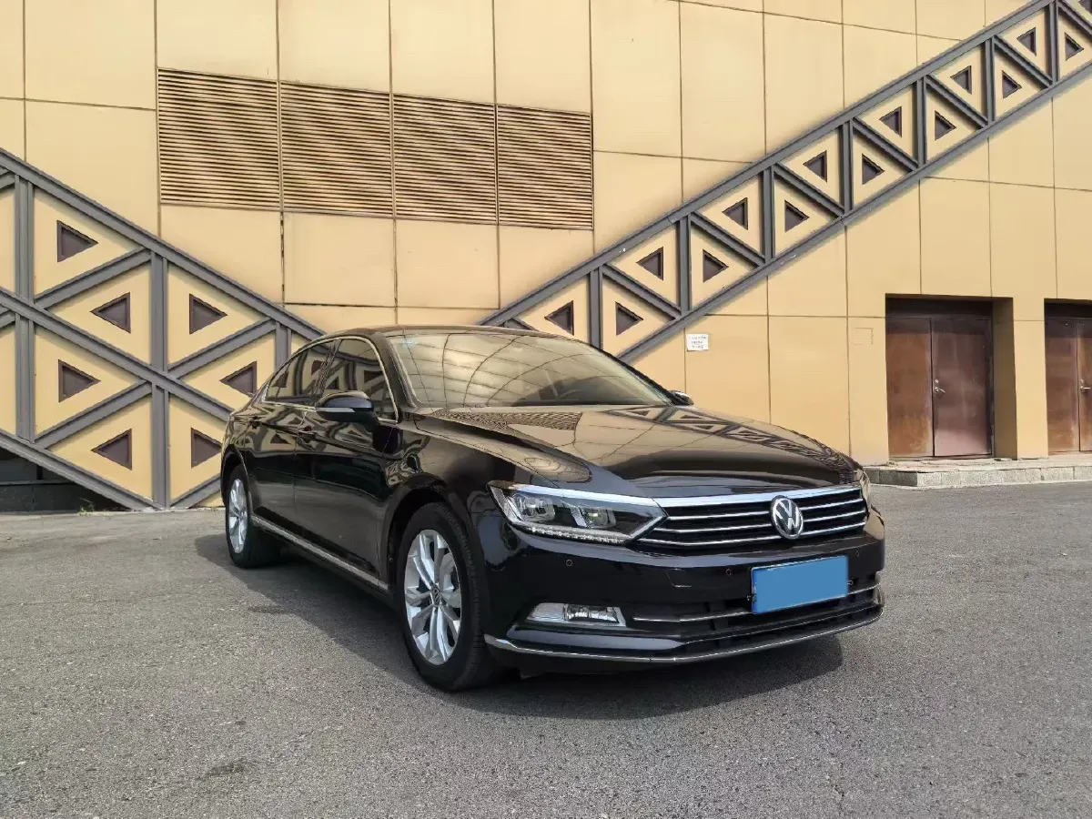 2018 Volkswagen Magotan 1.8T 180HP L4 7DCT,autocango,china used car exporter,china ev exporter,chinese used car exporter,chinese used ev exporter
