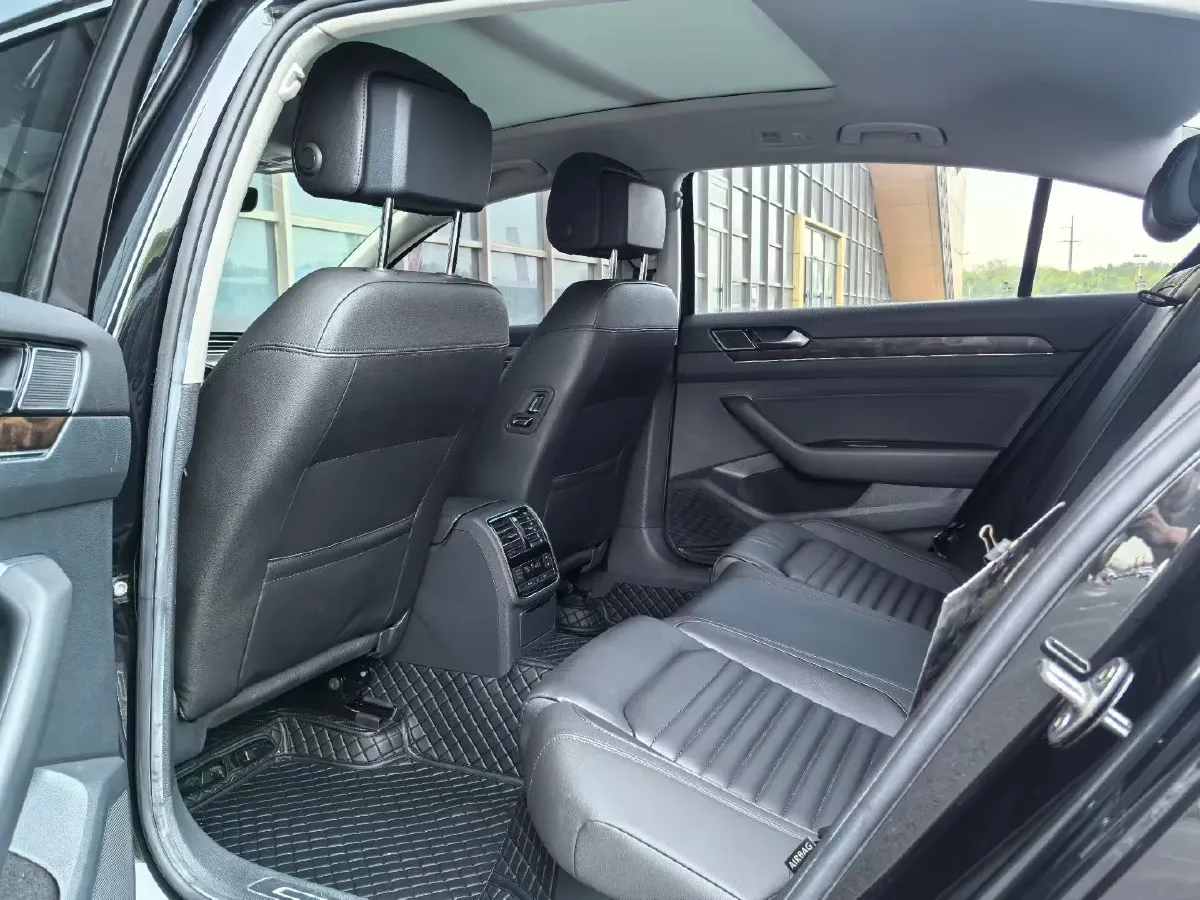 2018 Volkswagen Magotan 1.8T 180HP L4 7DCT,autocango,china used car exporter,china ev exporter,chinese used car exporter,chinese used ev exporter