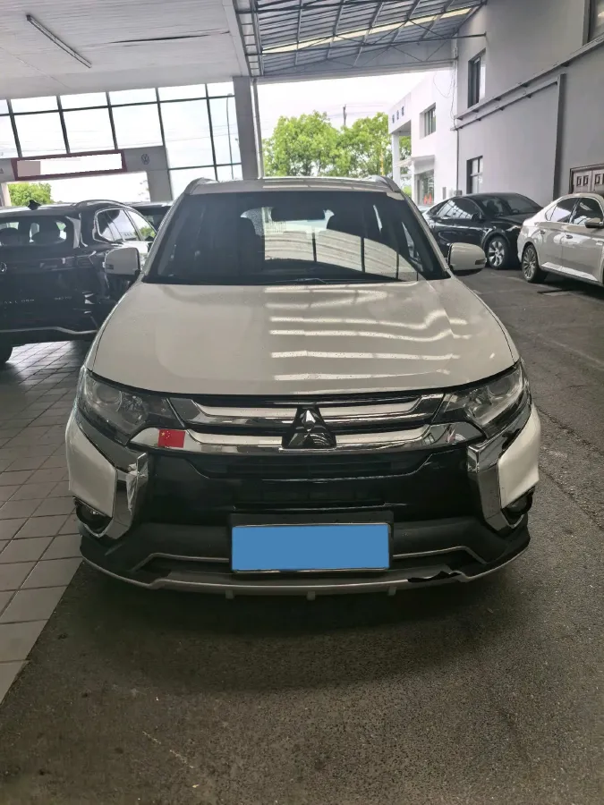 2018 Mitsubishi Outlander 2.0L 166HP L4 CVT,autocango,china used car exporter,china ev exporter,chinese used car exporter,chinese used ev exporter