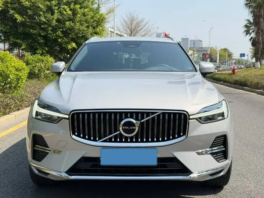 2023 Volvo XC60 2.0T 250HP L4 8AT,autocango,china used car exporter,china ev exporter,chinese used car exporter,chinese used ev exporter