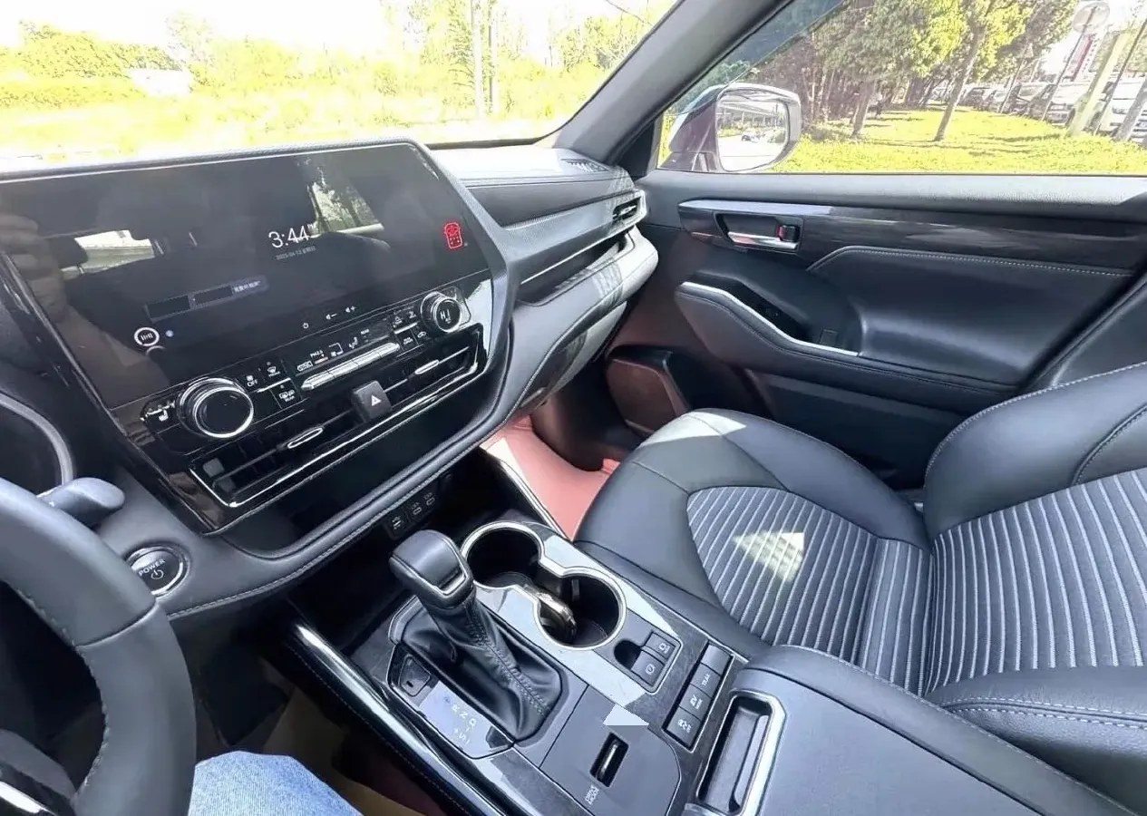 2022 Toyota Crown Kluger 2.5L 192HP L4 E-CVT Hybrid,autocango,china used car exporter,china ev exporter,chinese used car exporter,chinese used ev exporter