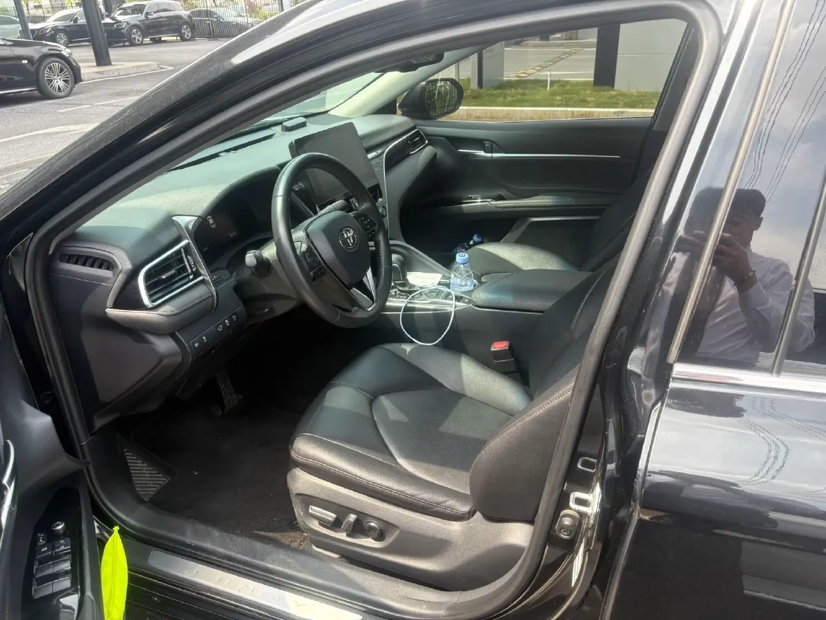 2021 Toyota Camry 2.5L 209HP L4 8AT,autocango,china used car exporter,china ev exporter,chinese used car exporter,chinese used ev exporter