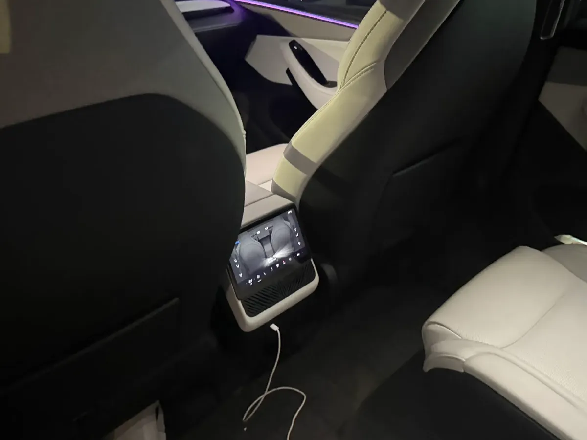 2025 Tesla Model Y L BEV,autocango,china used car exporter,china ev exporter,chinese used car exporter,chinese used ev exporter