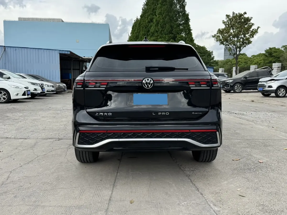 2024 Volkswagen Tiguan L 2.0T 220HP L4 7DCT,autocango,china used car exporter,china ev exporter,chinese used car exporter,chinese used ev exporter