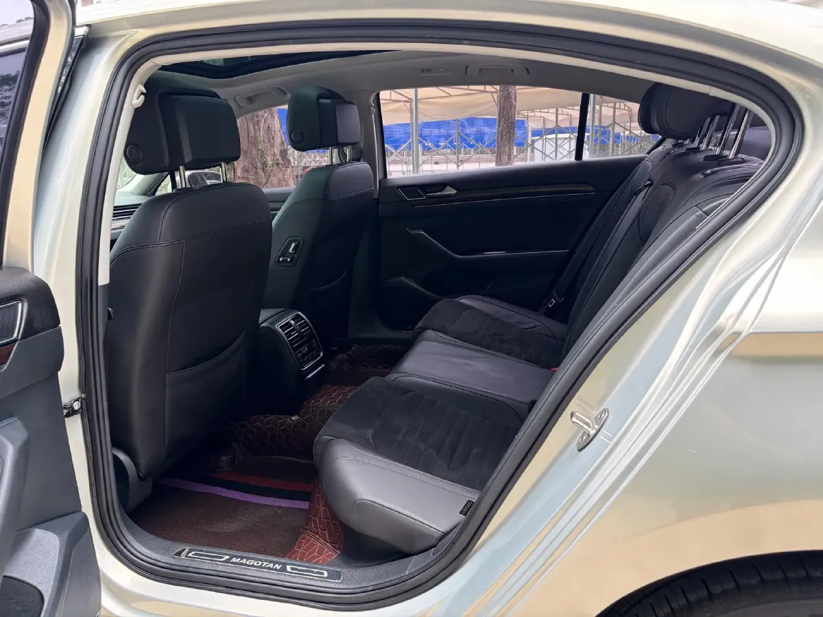 2018 Volkswagen Magotan 1.8T 180HP L4 7DCT,autocango,china used car exporter,china ev exporter,chinese used car exporter,chinese used ev exporter