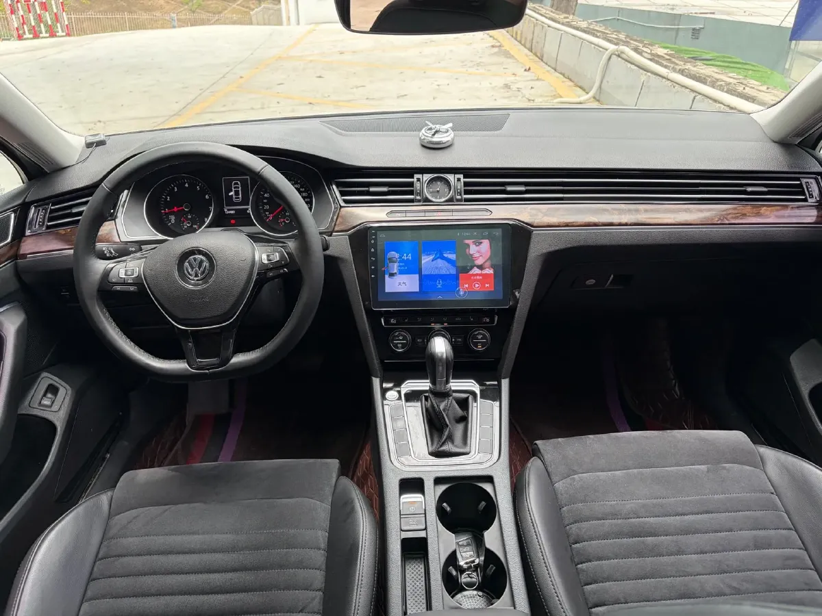 2018 Volkswagen Magotan 1.8T 180HP L4 7DCT,autocango,china used car exporter,china ev exporter,chinese used car exporter,chinese used ev exporter