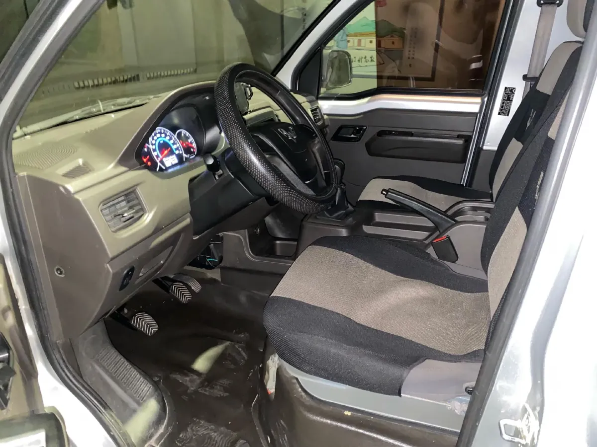 2019 WuLing RongGuang New Truck 1.8L 133HP L4 5MT,autocango,china used car exporter,china ev exporter,chinese used car exporter,chinese used ev exporter