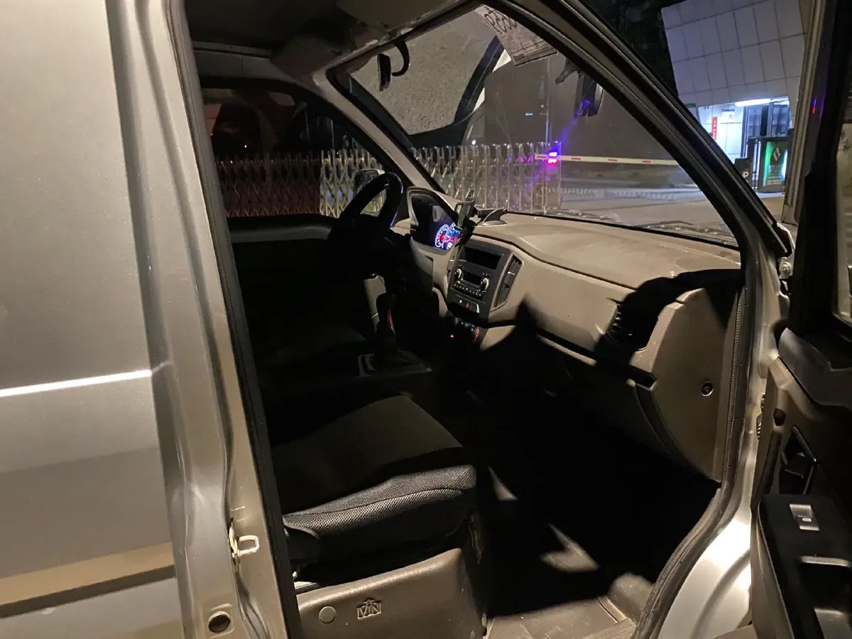 2019 WuLing RongGuang New Truck 1.8L 133HP L4 5MT,autocango,china used car exporter,china ev exporter,chinese used car exporter,chinese used ev exporter