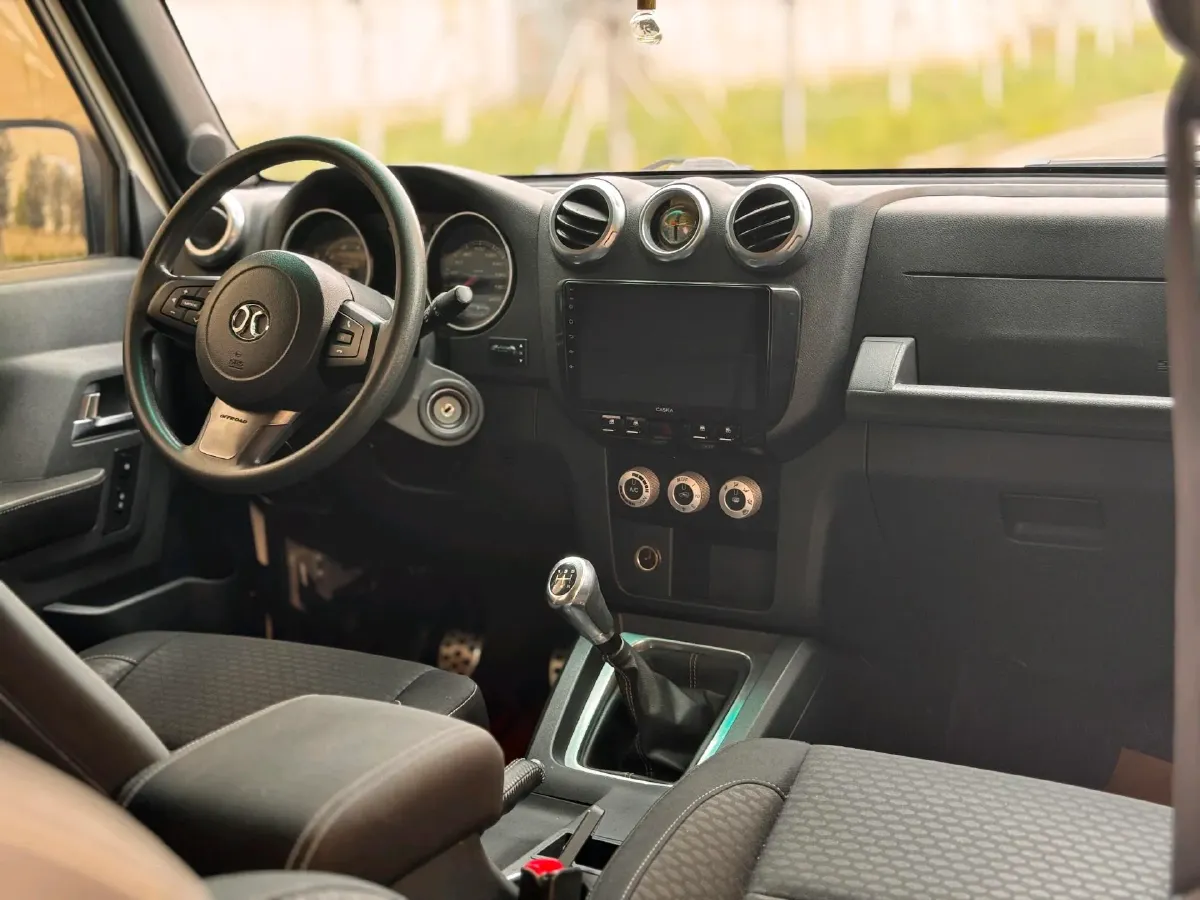 2016 Beijing BJ40 2.0T 204HP L4 5MT,autocango,china used car exporter,china ev exporter,chinese used car exporter,chinese used ev exporter