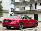 2017 Alfa Romeo Giulia 2.0T 280HP L4 8AT