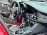 2017 Alfa Romeo Giulia 2.0T 280HP L4 8AT