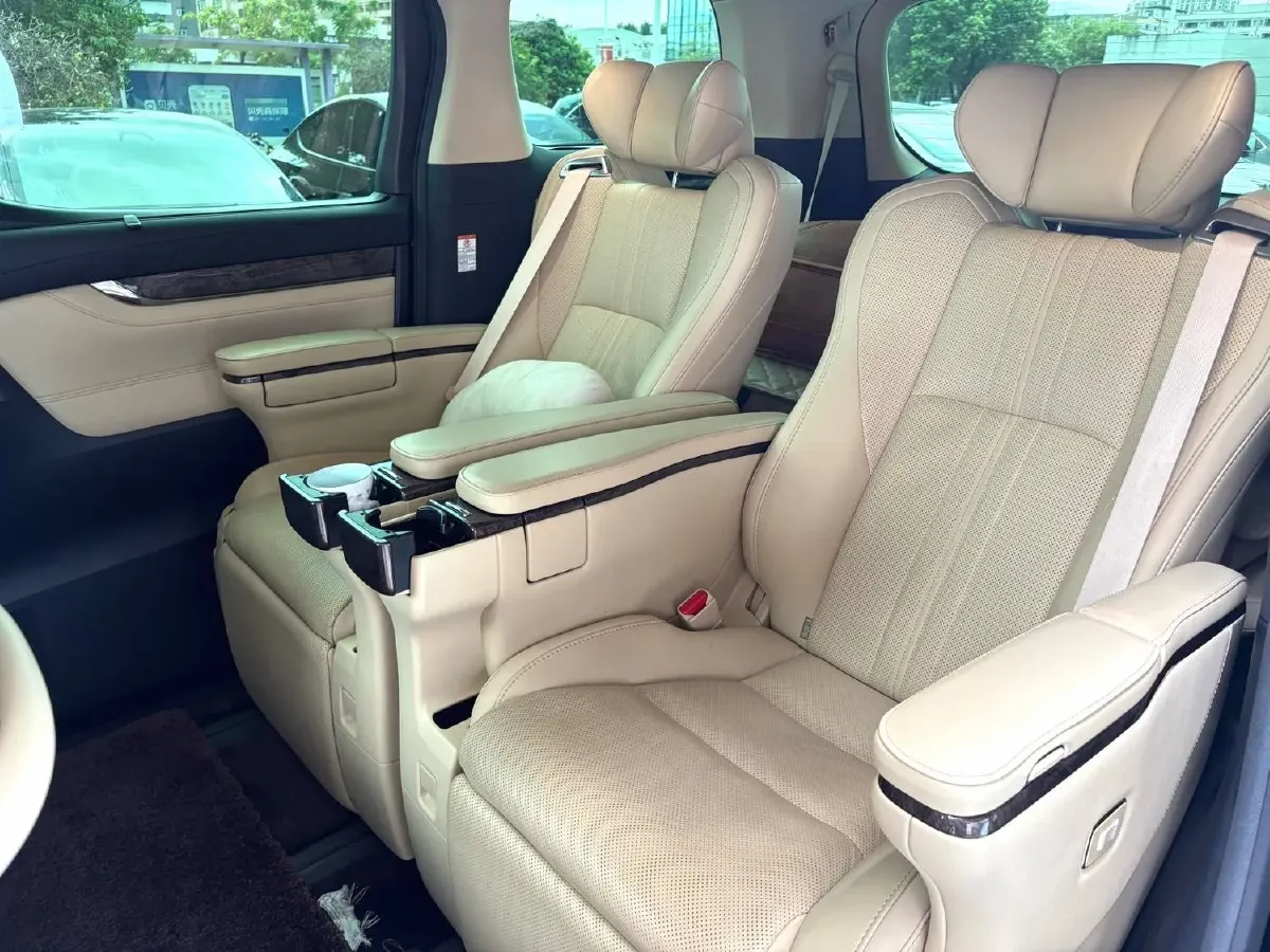 2021 Toyota Alphard 2.5L 117HP L4 E-CVT Hybrid,autocango,china used car exporter,china ev exporter,chinese used car exporter,chinese used ev exporter