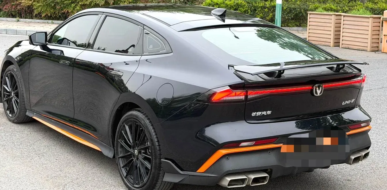 2024 ChangAn UNI-V 1.5T 188HP L4 7DCT,autocango,china used car exporter,china ev exporter,chinese used car exporter,chinese used ev exporter