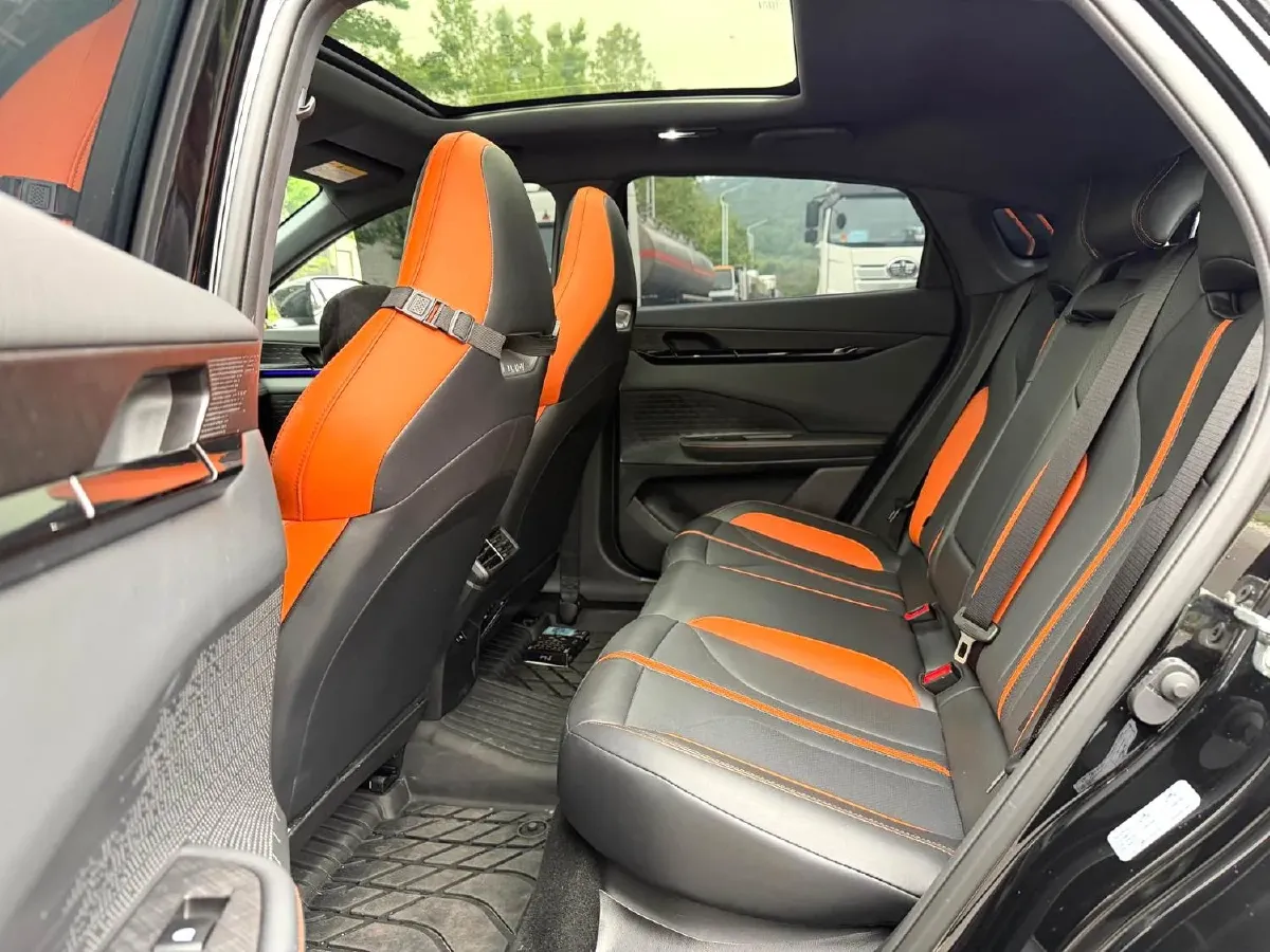 2024 ChangAn UNI-V 1.5T 188HP L4 7DCT,autocango,china used car exporter,china ev exporter,chinese used car exporter,chinese used ev exporter