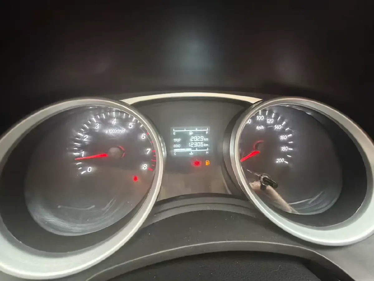 2021 Yema SiPaiKa 1.5L 109HP L4 5MT,autocango,china used car exporter,china ev exporter,chinese used car exporter,chinese used ev exporter