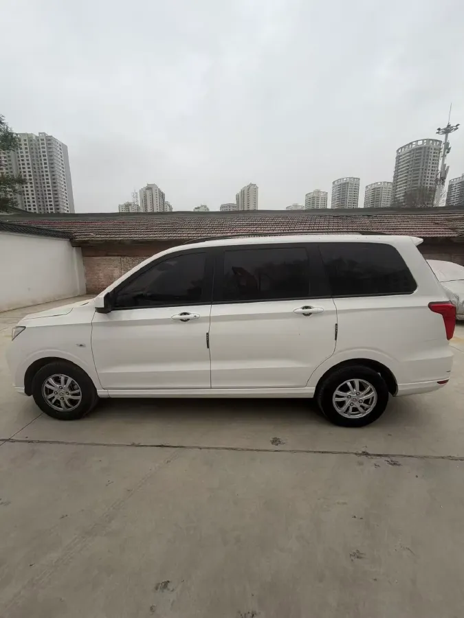 2021 Yema SiPaiKa 1.5L 109HP L4 5MT,autocango,china used car exporter,china ev exporter,chinese used car exporter,chinese used ev exporter