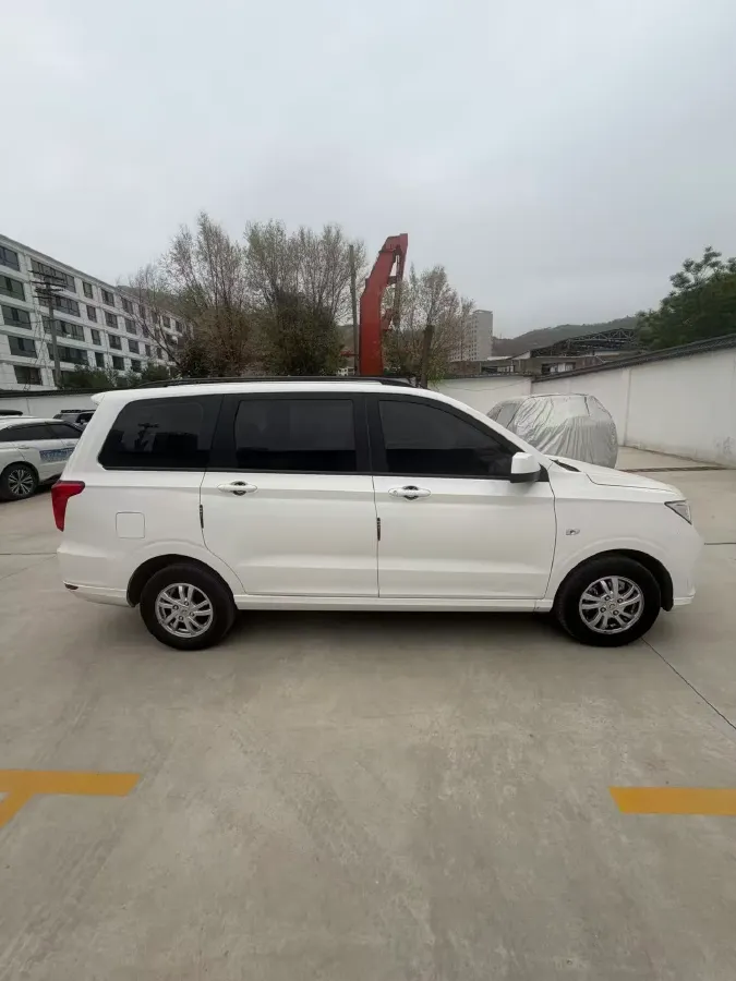 2021 Yema SiPaiKa 1.5L 109HP L4 5MT,autocango,china used car exporter,china ev exporter,chinese used car exporter,chinese used ev exporter