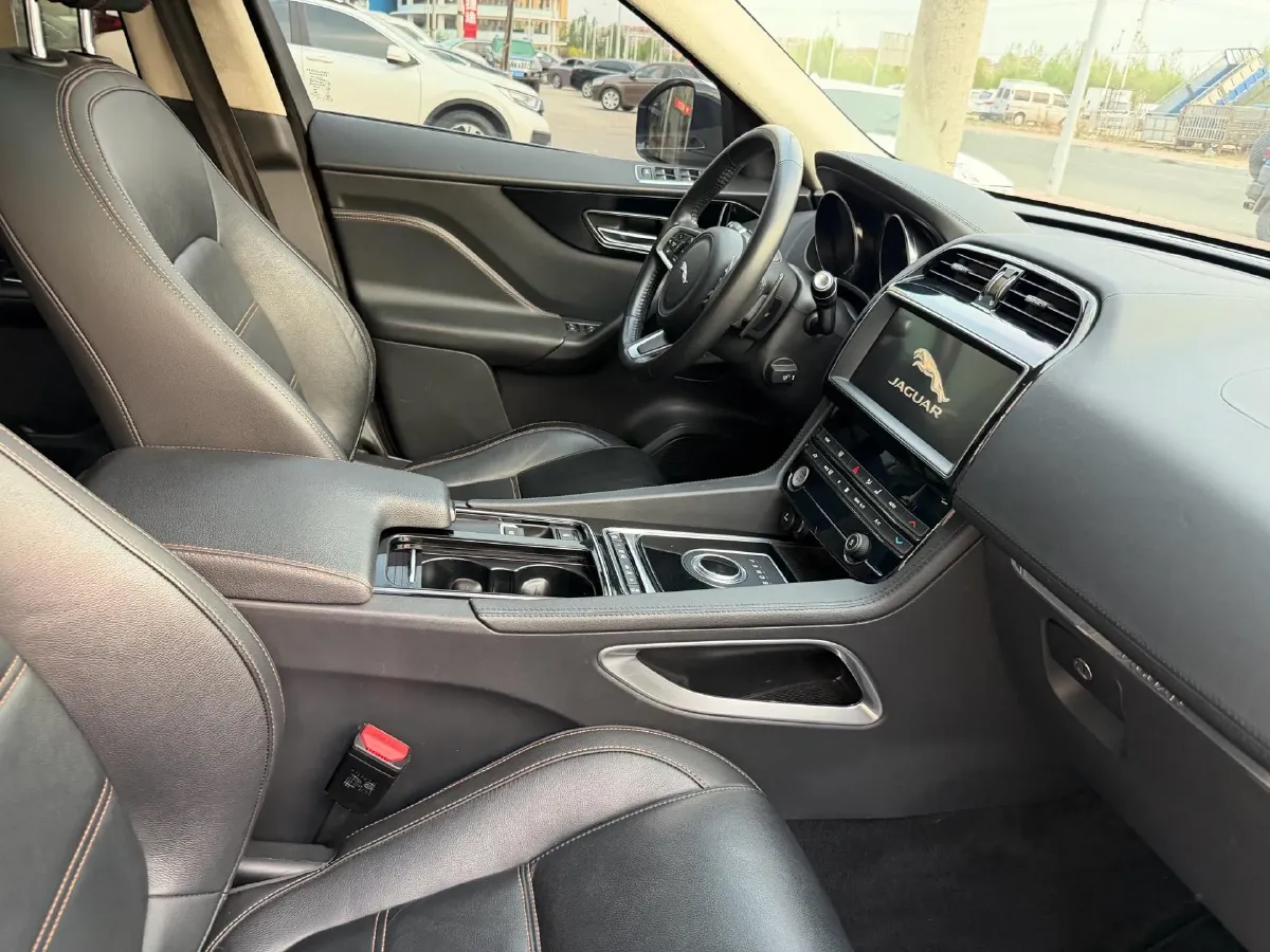 2020 Jaguar F-PACE 2.0T 250HP L4 8AT,autocango,china used car exporter,china ev exporter,chinese used car exporter,chinese used ev exporter