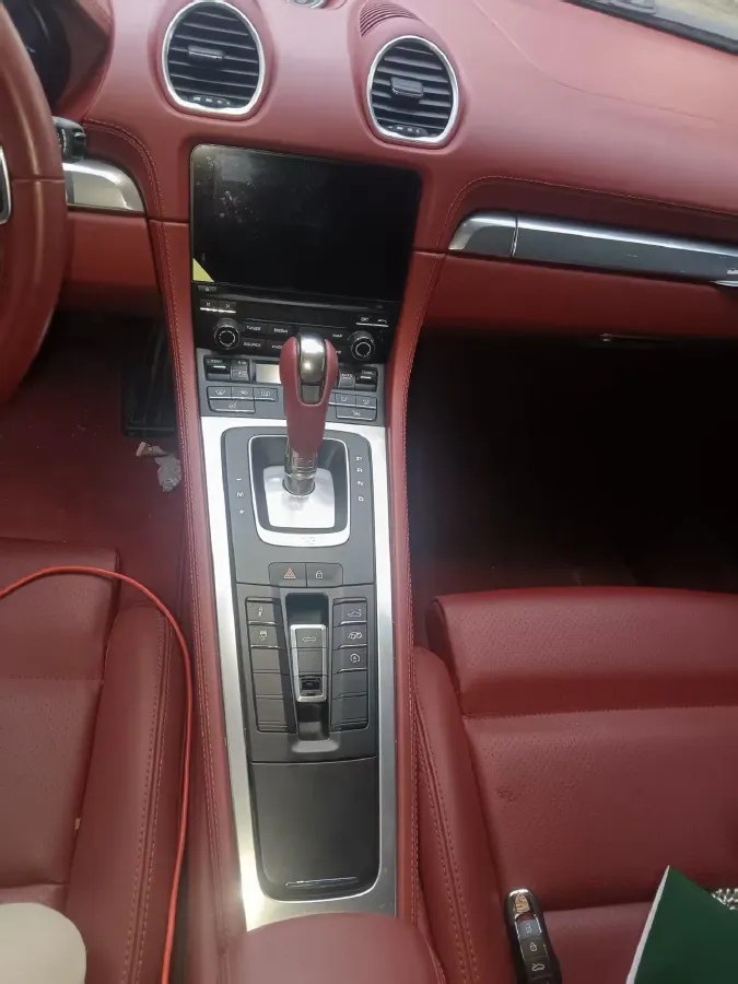 2023 Porsche 718 2.0T 250HP H4 7DCT,autocango,china used car exporter,china ev exporter,chinese used car exporter,chinese used ev exporter