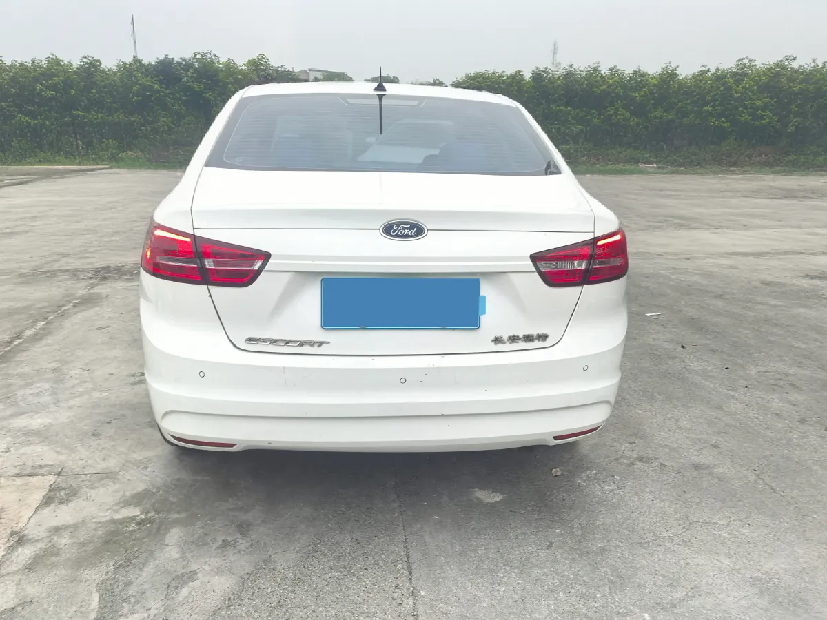 2017 Ford Escort 1.5L 113HP L4 6AT,autocango,china used car exporter,china ev exporter,chinese used car exporter,chinese used ev exporter