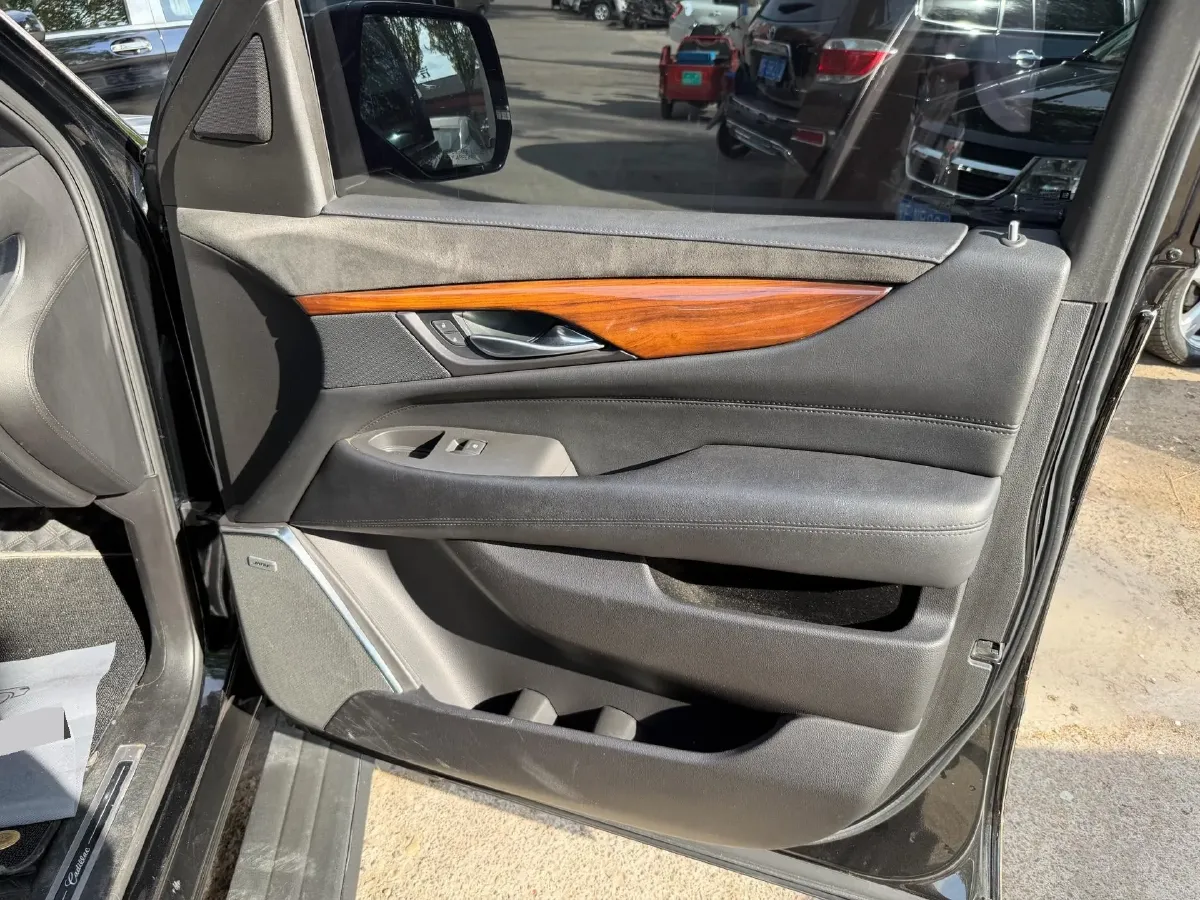 2017 Cadillac ESCALADE 6.2L 426HP V8 8AT,autocango,china used car exporter,china ev exporter,chinese used car exporter,chinese used ev exporter