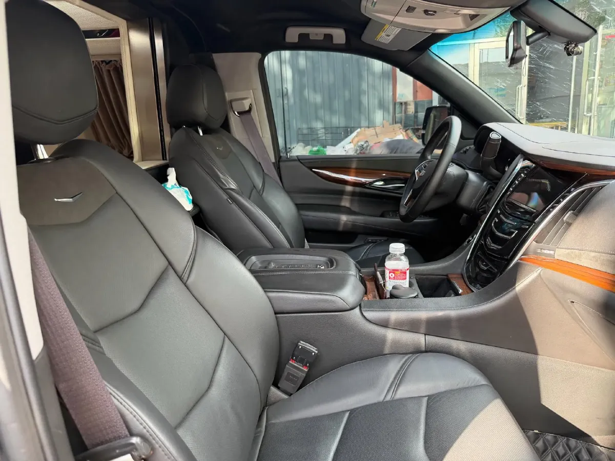 2017 Cadillac ESCALADE 6.2L 426HP V8 8AT,autocango,china used car exporter,china ev exporter,chinese used car exporter,chinese used ev exporter