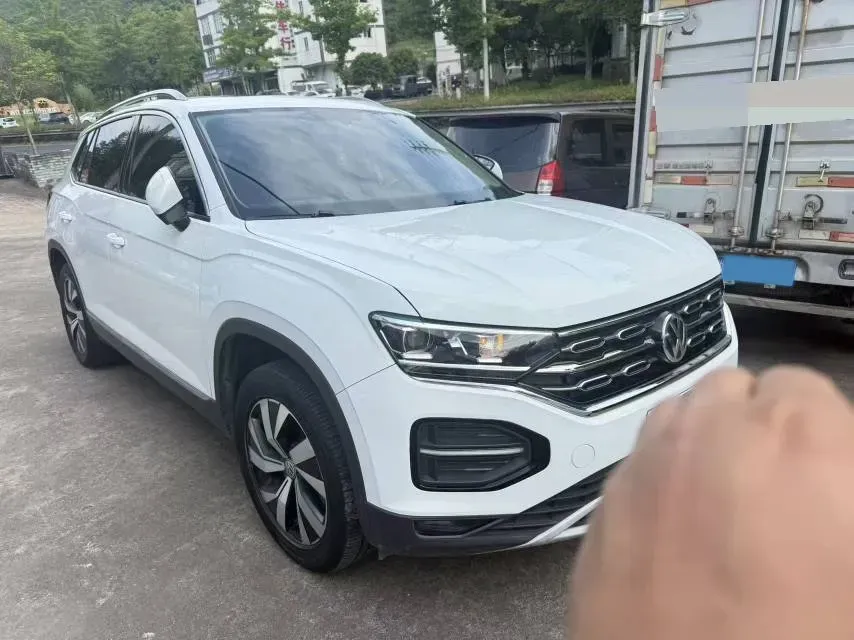 2019 MINI CLUBMAN 1.5T 102HP L3 6AT,autocango,china used car exporter,china ev exporter,chinese used car exporter,chinese used ev exporter