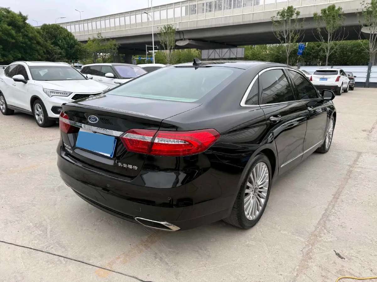 2018 Ford Taurus 2.0T 234HP L4 6AT,autocango,china used car exporter,china ev exporter,chinese used car exporter,chinese used ev exporter