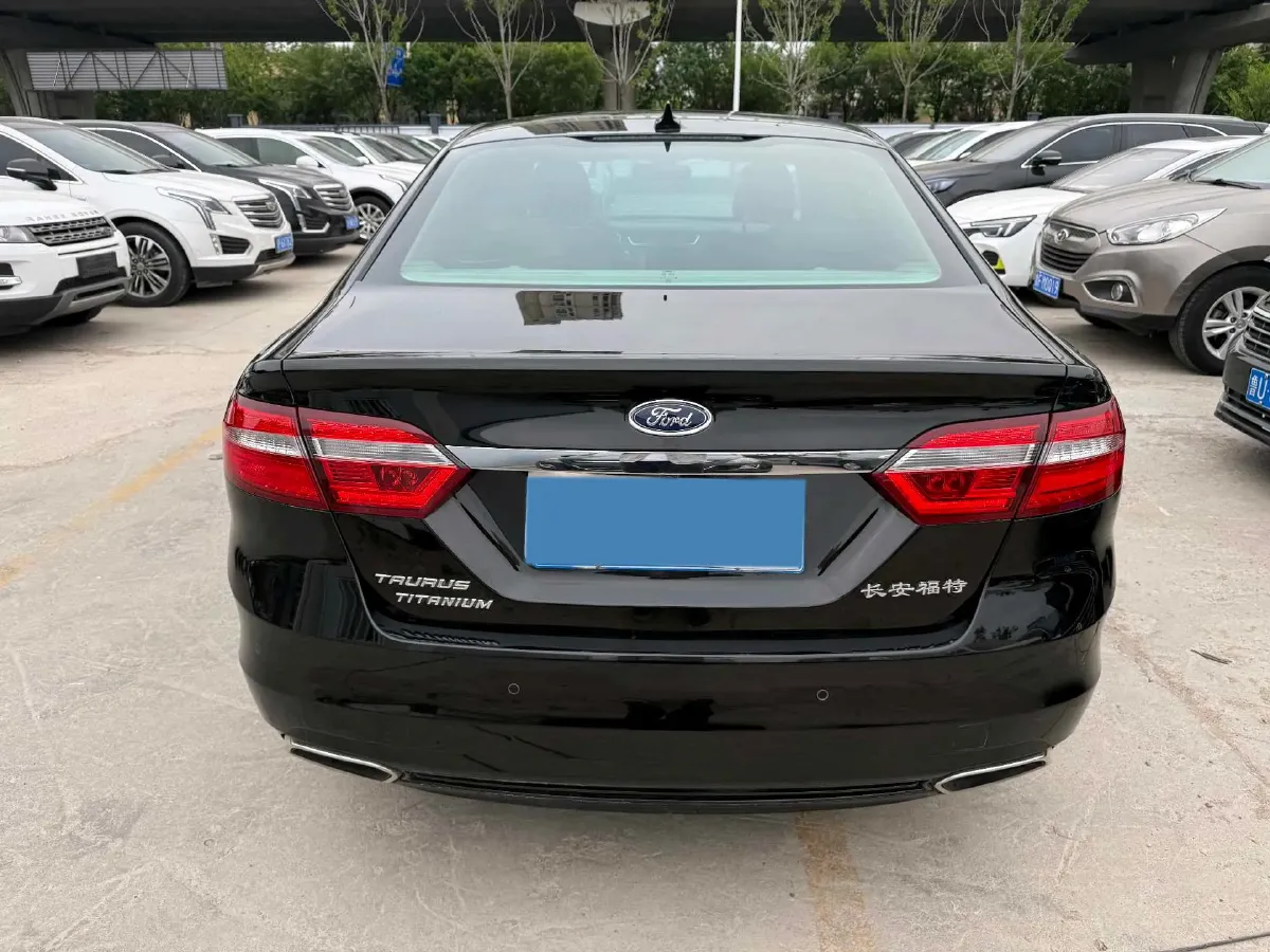 2018 Ford Taurus 2.0T 234HP L4 6AT,autocango,china used car exporter,china ev exporter,chinese used car exporter,chinese used ev exporter
