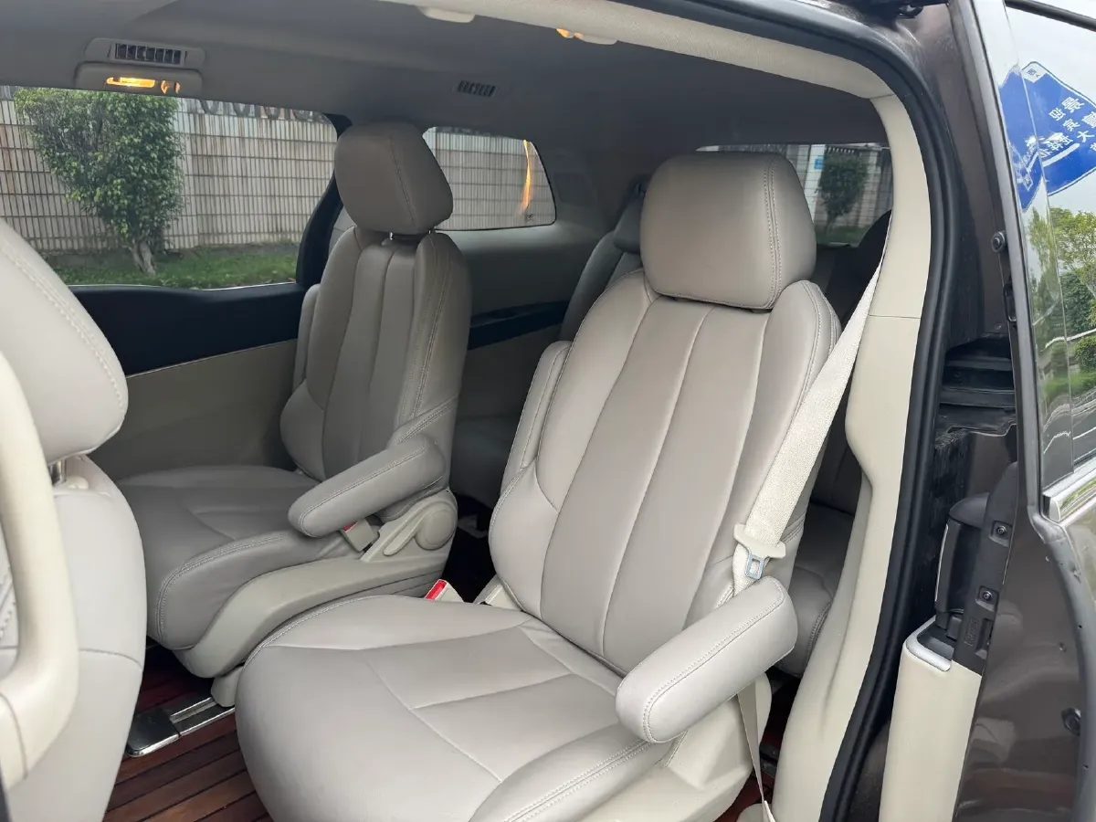 2021 Buick GL8 2.0T 237HP L4 9AT,autocango,china used car exporter,china ev exporter,chinese used car exporter,chinese used ev exporter