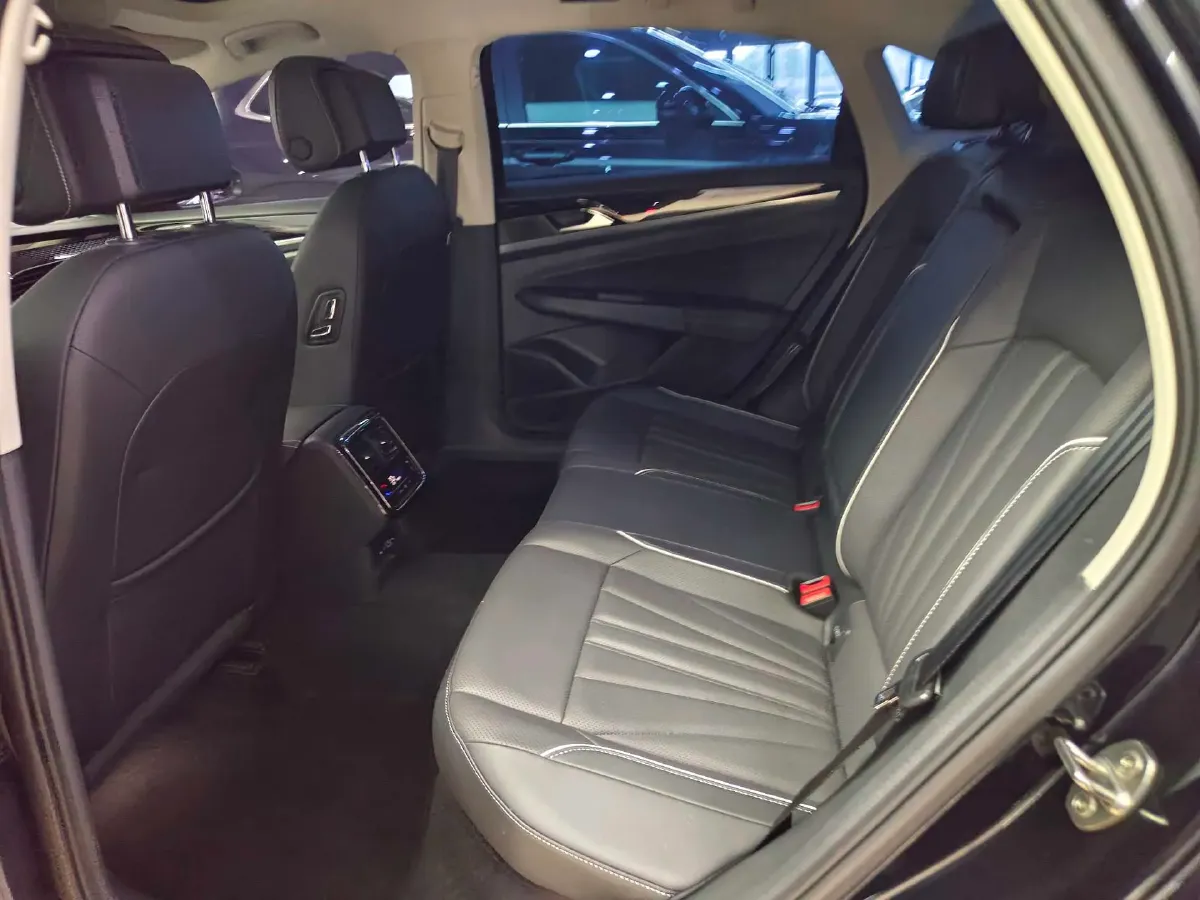 2024 Volkswagen Passat 2.0T 220HP L4 7DCT,autocango,china used car exporter,china ev exporter,chinese used car exporter,chinese used ev exporter
