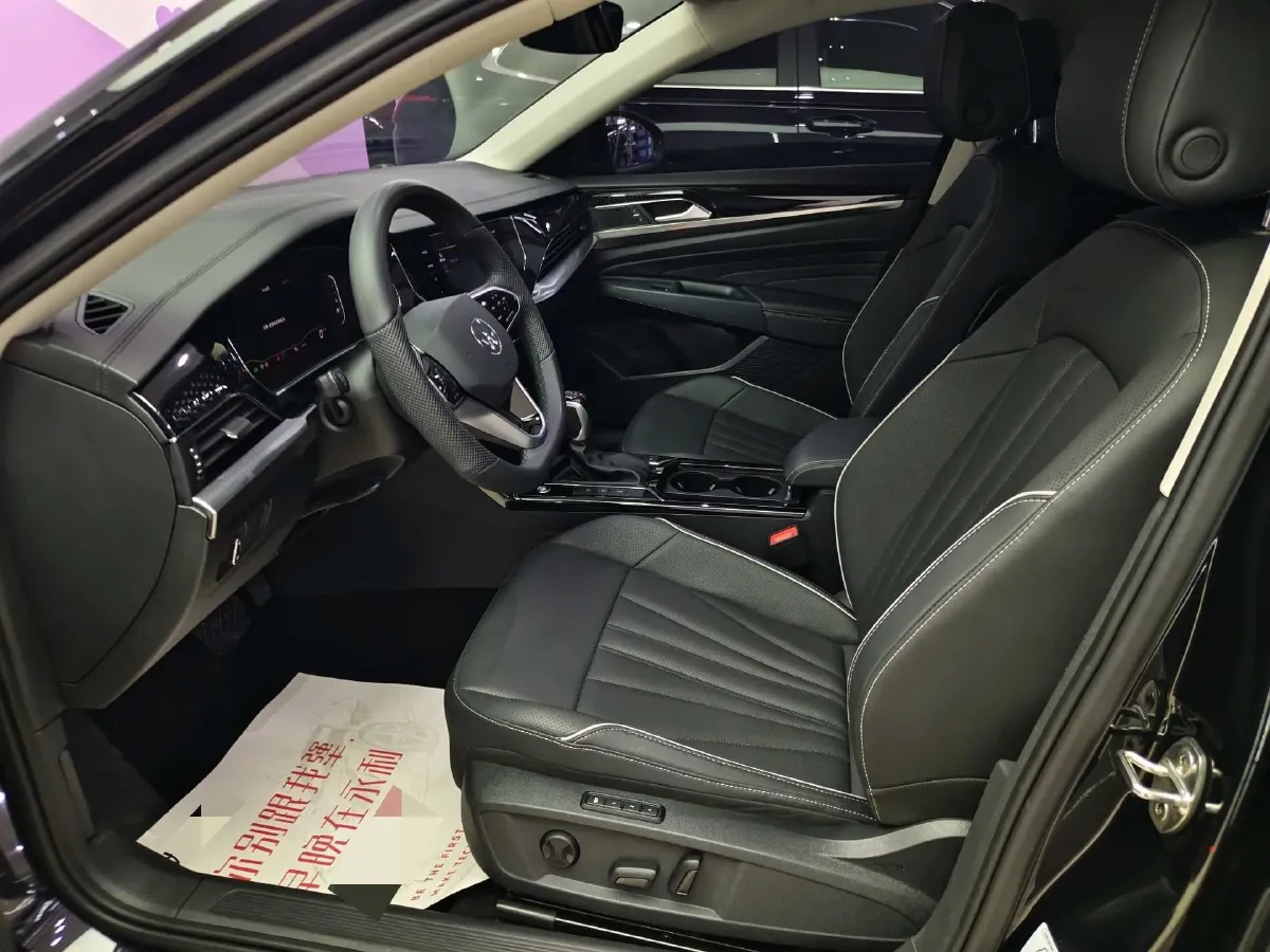 2024 Volkswagen Passat 2.0T 220HP L4 7DCT,autocango,china used car exporter,china ev exporter,chinese used car exporter,chinese used ev exporter