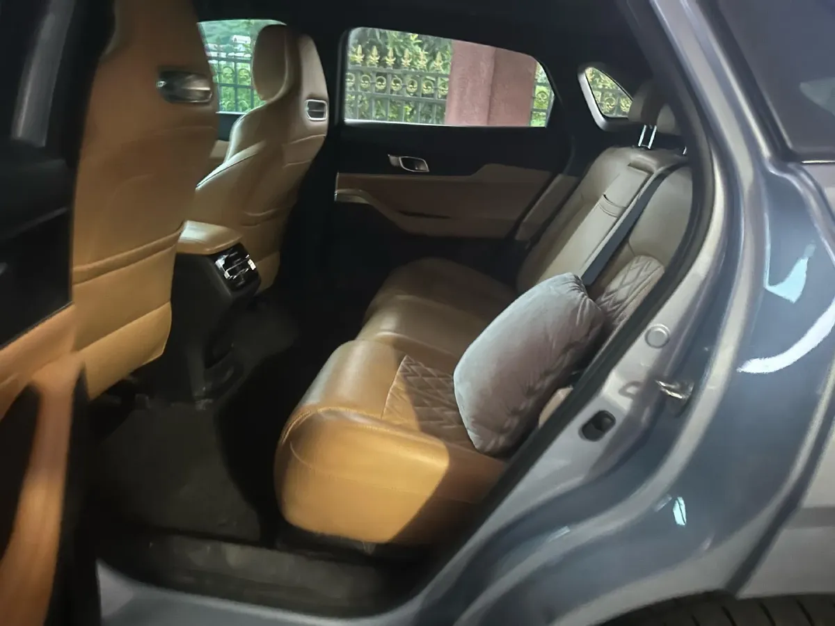 2021 ChangAn UNI-K 2.0T 233HP L4 8AT,autocango,china used car exporter,china ev exporter,chinese used car exporter,chinese used ev exporter