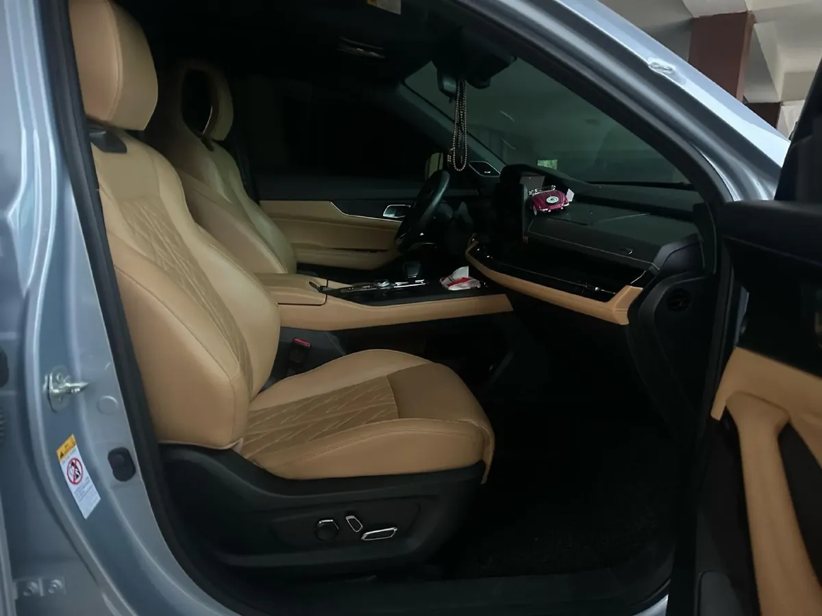 2021 ChangAn UNI-K 2.0T 233HP L4 8AT,autocango,china used car exporter,china ev exporter,chinese used car exporter,chinese used ev exporter
