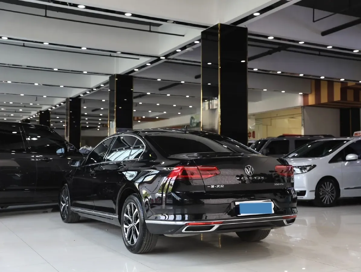 2020 Volkswagen Magotan 2.0T 186HP L4 7DCT,autocango,china used car exporter,china ev exporter,chinese used car exporter,chinese used ev exporter