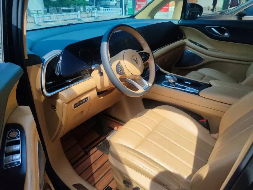 2024 Voyah Dream 1.5T 150HP L4 PHEV 43KWH,autocango,china used car exporter,china ev exporter,chinese used car exporter,chinese used ev exporter
