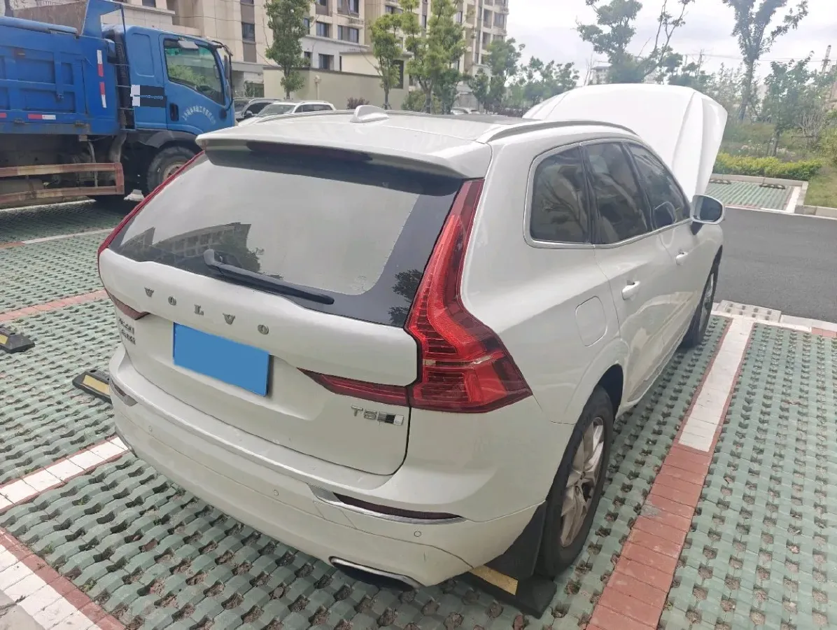2020 Volvo XC60 2.0T 254HP L4 8AT,autocango,china used car exporter,china ev exporter,chinese used car exporter,chinese used ev exporter