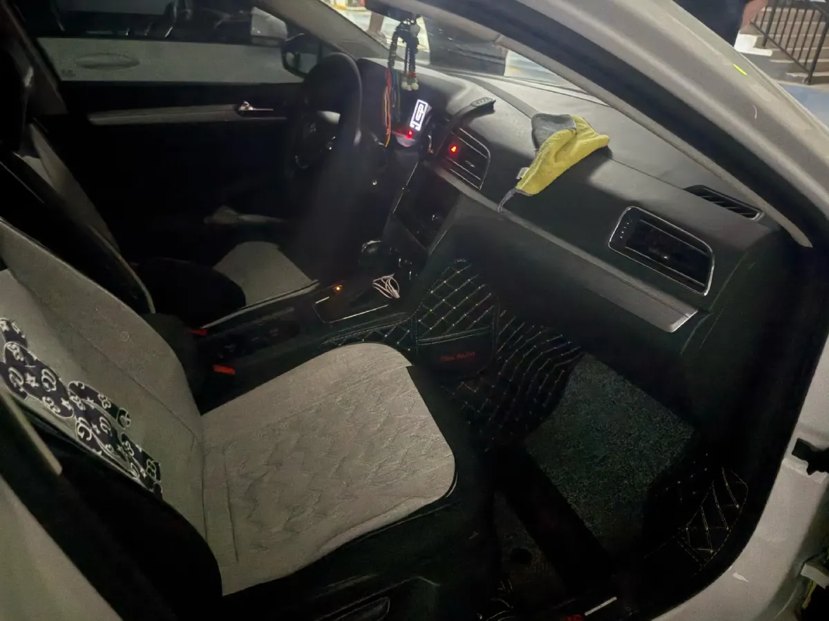 2019 Volkswagen T-Cross 1.4T 150HP L4 7DCT,autocango,china used car exporter,china ev exporter,chinese used car exporter,chinese used ev exporter