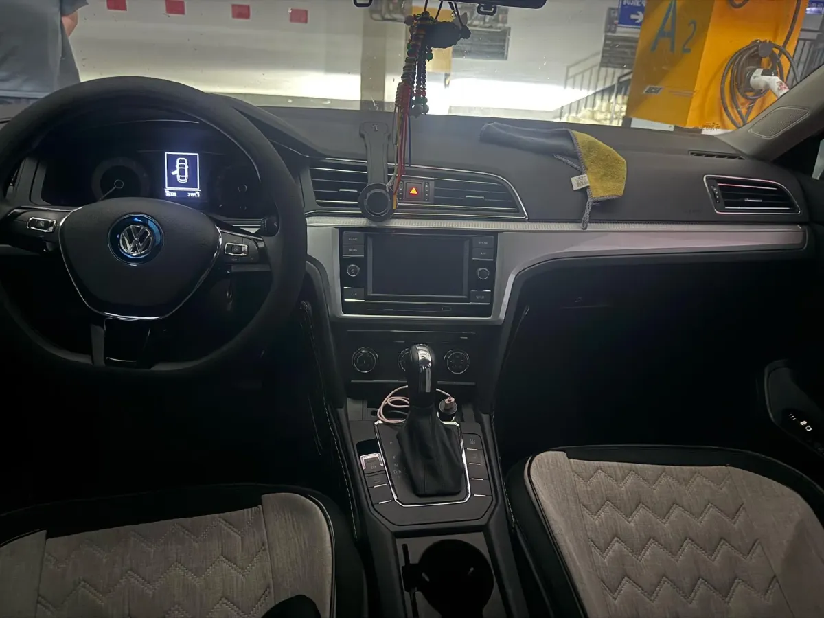 2019 Volkswagen T-Cross 1.4T 150HP L4 7DCT,autocango,china used car exporter,china ev exporter,chinese used car exporter,chinese used ev exporter