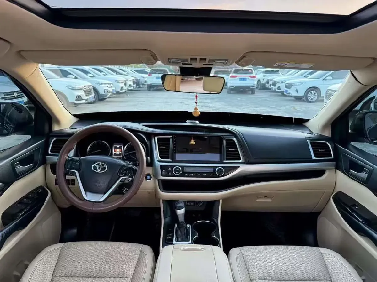 2018 Jeep Grand Commander 2.0T 265HP L4 9AT,autocango,china used car exporter,china ev exporter,chinese used car exporter,chinese used ev exporter