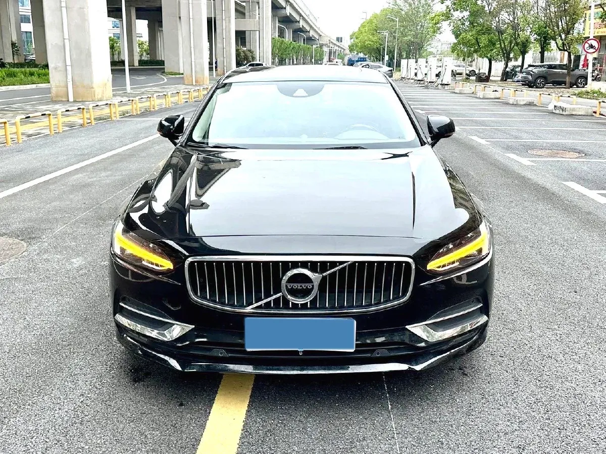 2019 Volvo S90 2.0T 254HP L4 8AT,autocango,china used car exporter,china ev exporter,chinese used car exporter,chinese used ev exporter