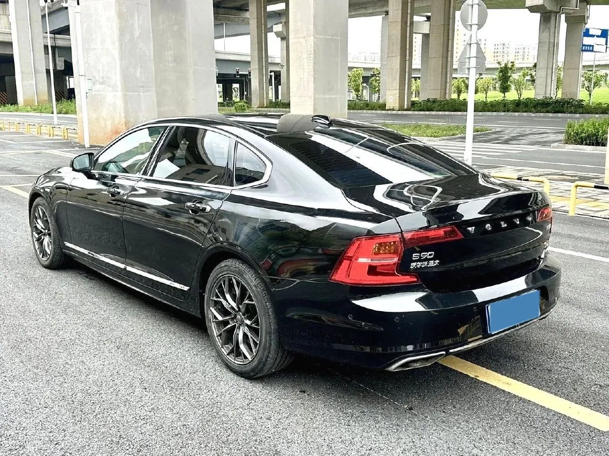 2019 Volvo S90 2.0T 254HP L4 8AT,autocango,china used car exporter,china ev exporter,chinese used car exporter,chinese used ev exporter