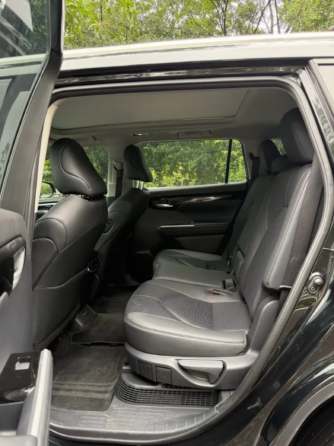 2024 Toyota Highlander 2.5L 189HP L4 E-CVT Hybrid,autocango,china used car exporter,china ev exporter,chinese used car exporter,chinese used ev exporter